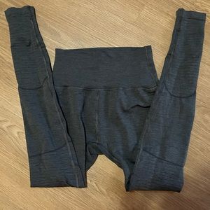 Alphalete Revival leggings small